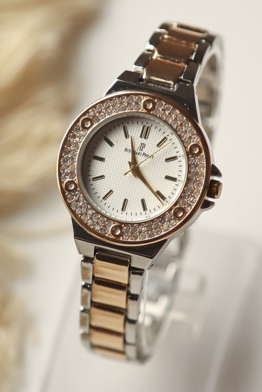 AP Round Stoned White