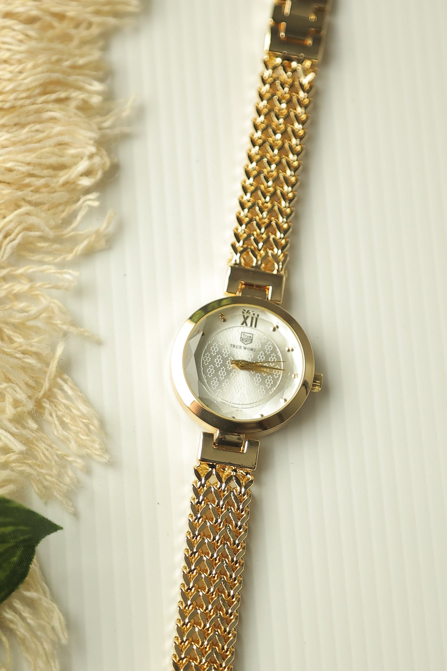TW Rowena Gold